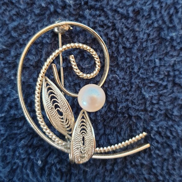 Elegant Vintage Art Nouveau Culture Pearl Gold Tone Swirl Brooch - Picture 3 of 10